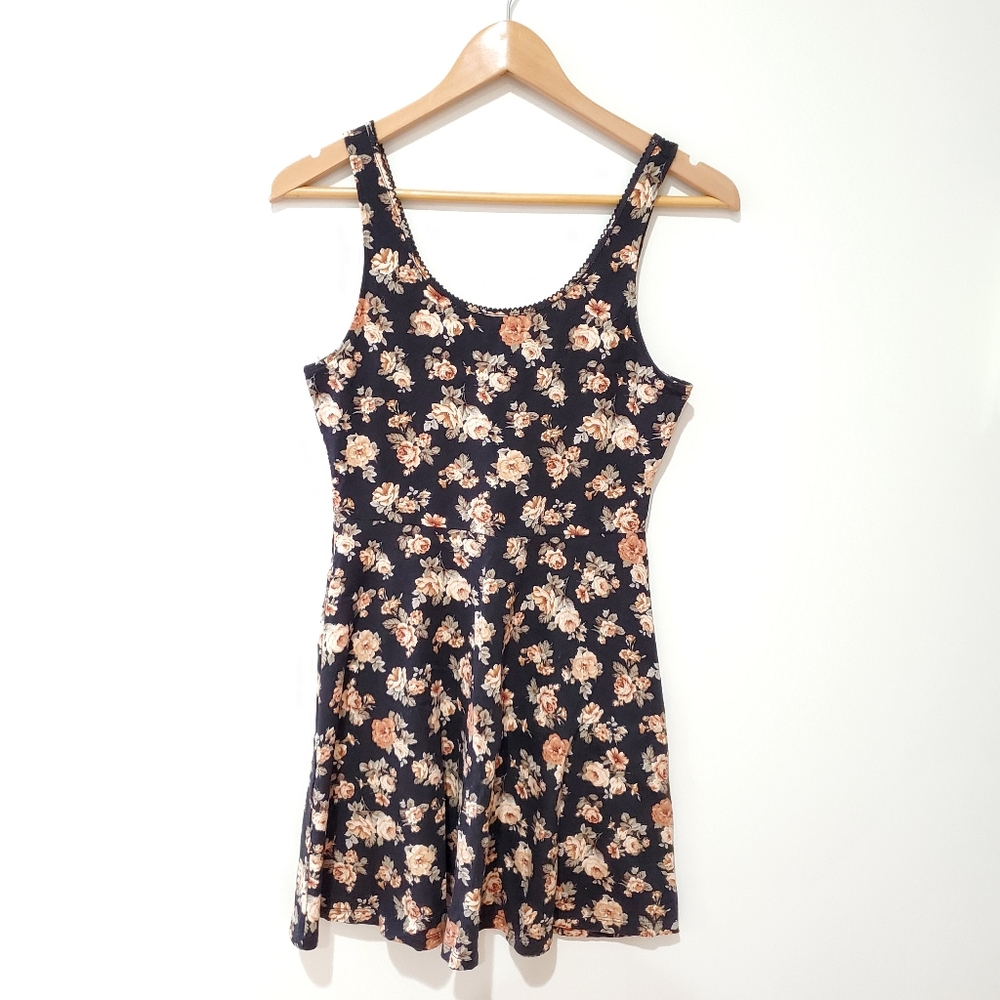 BNWOT Forever21 floral roses skater fit and flare dress.  XS-S